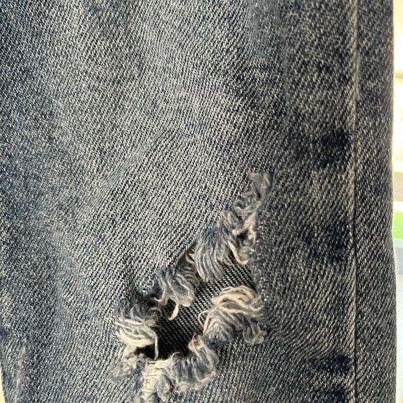 Forever 21 Skinny Ripped Jeans. Size 0 (24 waist). - Picture 4 of 5